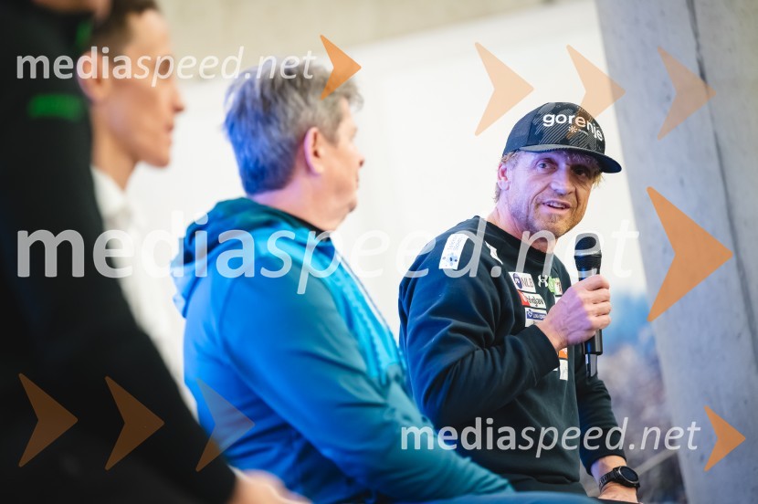  Gorazd  Pogorelčnik, vodja panoge skoki in nordijska kombinacijaNovinarska konferenca Petra Prevca ob zaključku njegove tekmovalne poti