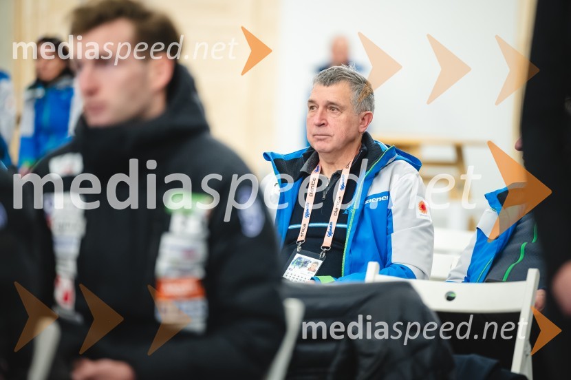  Jelko Gros, direktor, Zavod za šport Republike Slovenije PlanicaNovinarska konferenca Petra Prevca ob zaključku njegove tekmovalne poti