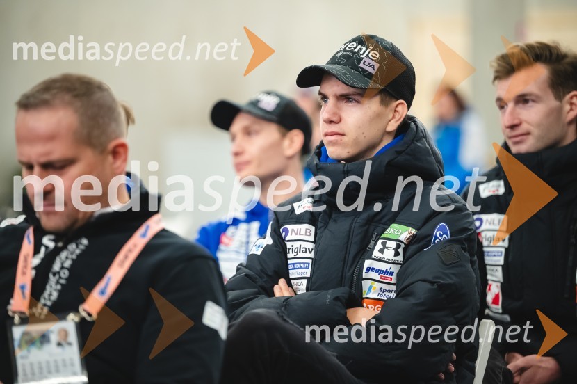  Žak Mogel, smučarski skakalecNovinarska konferenca Petra Prevca ob zaključku njegove tekmovalne poti