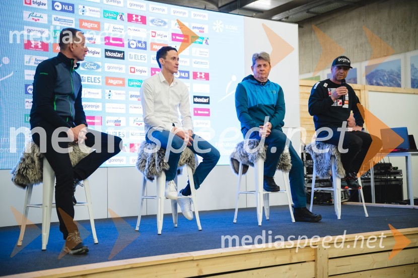  Enzo Smrekar, predsednik uprave Droge Kolinske in glavni direktor strateškega poslovnega področja v Atlantic Grupi, predsednik SZS, podpredsednik Olimpijskega komiteja Slovenije;  Peter  Prevc, smučarski skakalec;  Borut Meh, predsednik smučarskih skokov in nordijske kombinacije;  Gorazd  Pogorelčnik, vodja panoge skoki in nordijska kombinacijaNovinarska konferenca Petra Prevca ob zaključku njegove tekmovalne poti