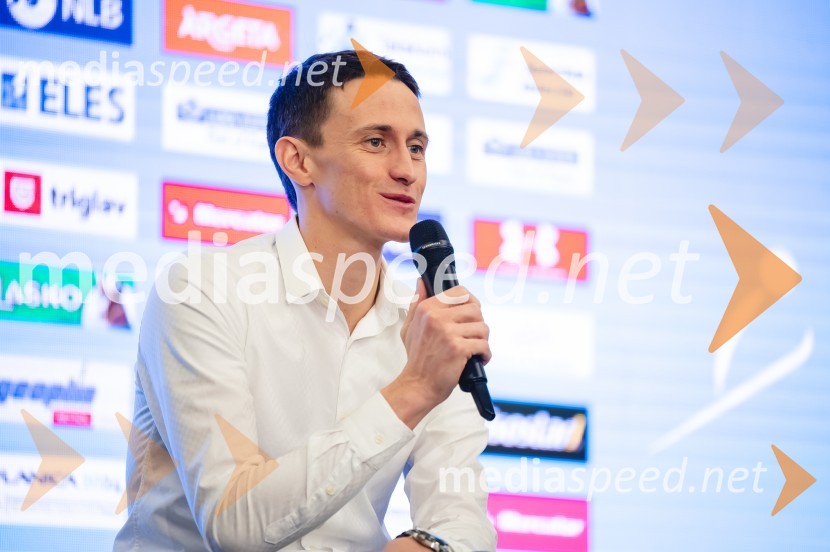  Peter  Prevc, smučarski skakalecNovinarska konferenca Petra Prevca ob zaključku njegove tekmovalne poti