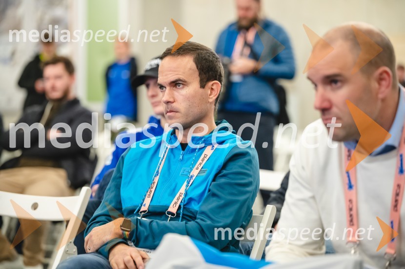  Jernej Damjan, nekdanji smučarski skakalecNovinarska konferenca Petra Prevca ob zaključku njegove tekmovalne poti