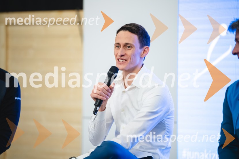  Peter  Prevc, smučarski skakalecNovinarska konferenca Petra Prevca ob zaključku njegove tekmovalne poti