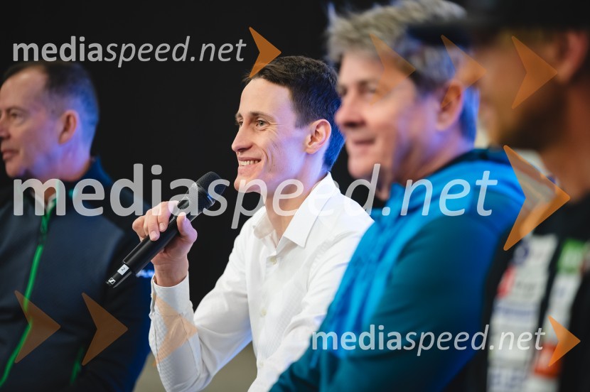  Peter  Prevc, smučarski skakalecNovinarska konferenca Petra Prevca ob zaključku njegove tekmovalne poti