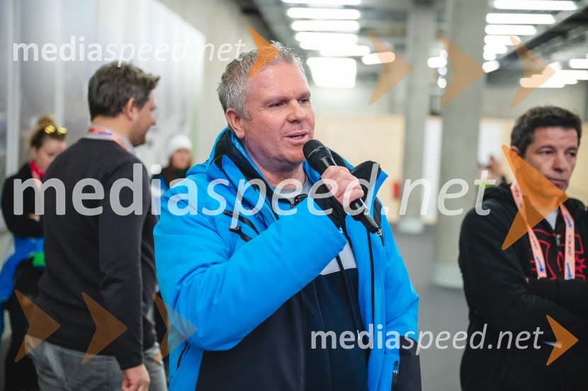  Miha Deželak, radijski voditelj, humanitarecNovinarska konferenca Petra Prevca ob zaključku njegove tekmovalne poti