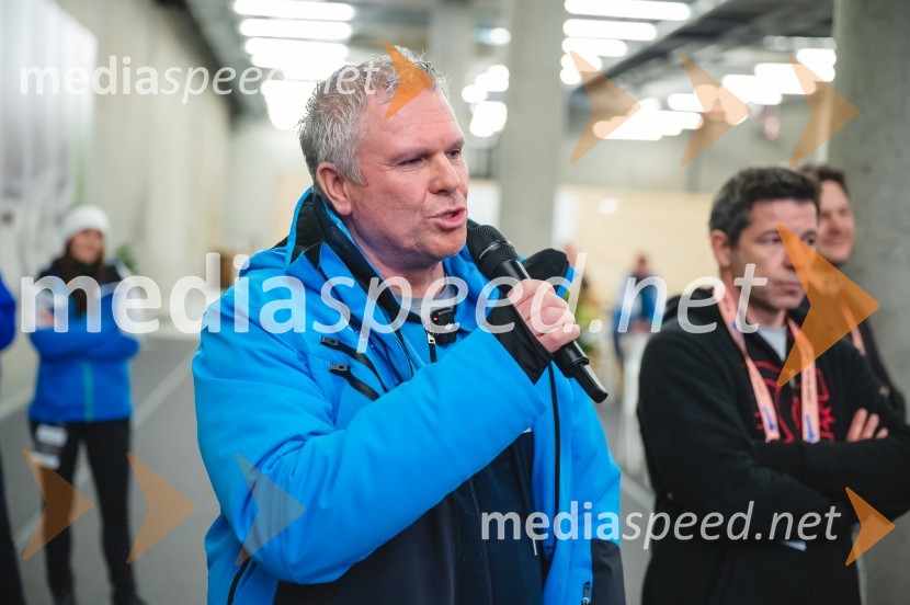  Miha Deželak, radijski voditelj, humanitarecNovinarska konferenca Petra Prevca ob zaključku njegove tekmovalne poti