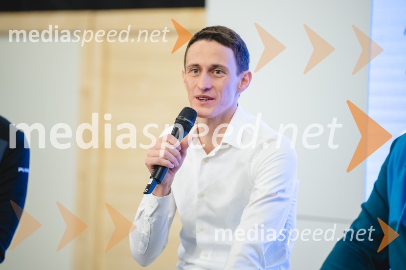  Peter  Prevc, smučarski skakalecNovinarska konferenca Petra Prevca ob zaključku njegove tekmovalne poti