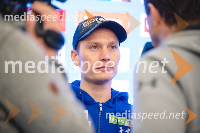  Anže Lanišek, smučarski skakalecNovinarska konferenca Petra Prevca ob zaključku njegove tekmovalne poti