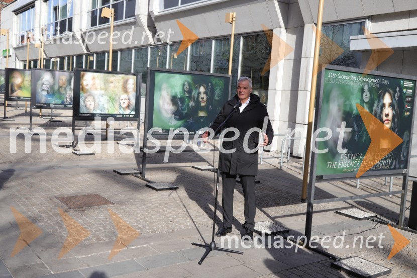  Aleksander Saša Arsenovič, župan, Mestna občina MariborOtvoritev razstave Esenca človeštva avtorice Alenke Slavinec