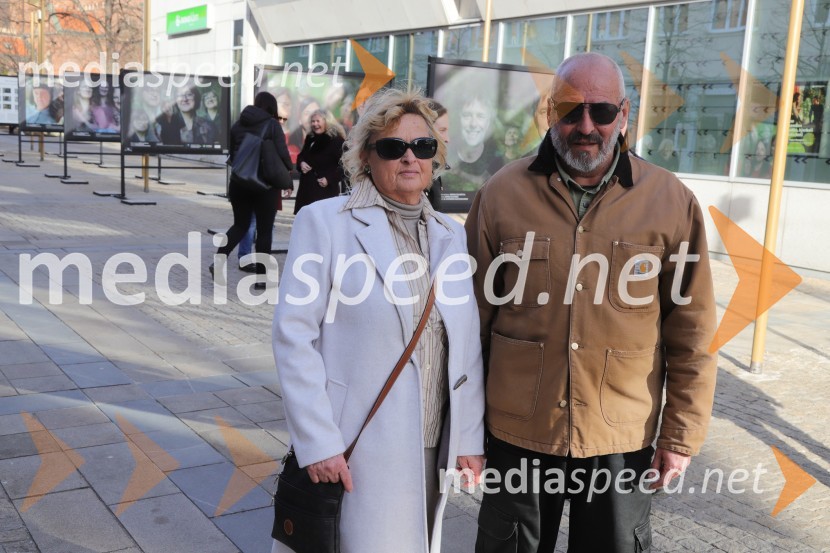  Vanda Bosnić;  Dragan Bosnić, nekdanji poslanec DZOtvoritev razstave Esenca človeštva avtorice Alenke Slavinec