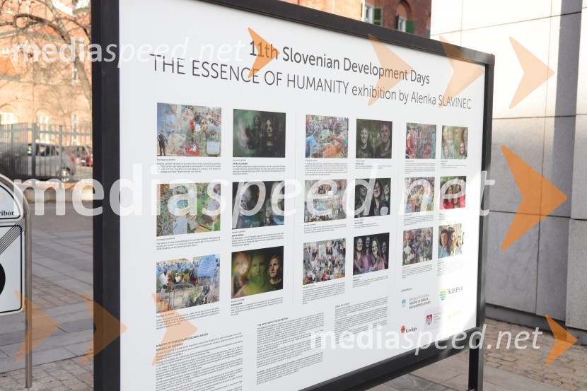 Otvoritev razstave Esenca človeštva avtorice Alenke Slavinec