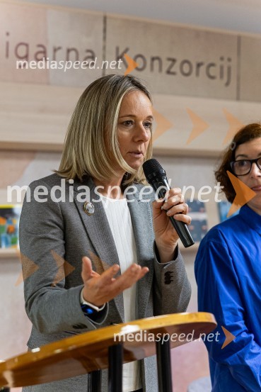  Simona Mele, predsednica uprave Mladinska knjigaRazglasitev zmagovalnega romana za nagrado modra ptica 2024