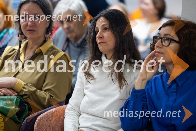  Simona Semenič, dramatičarka, pisateljicaRazglasitev zmagovalnega romana za nagrado modra ptica 2024