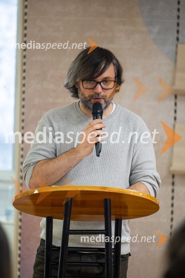  Aljoša Harlamov, urednik Cankarjeve založbeRazglasitev zmagovalnega romana za nagrado modra ptica 2024