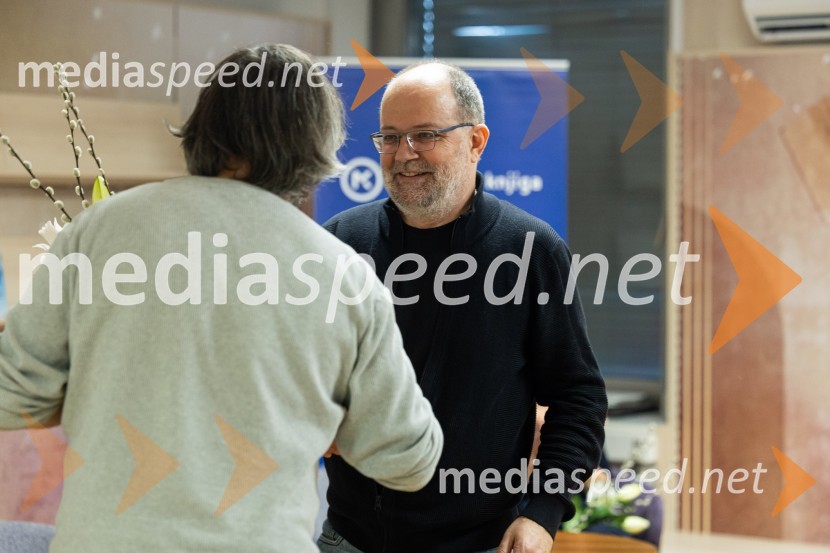  Aljoša Harlamov, urednik Cankarjeve založbe;  Andrej E. Skubic, pisateljRazglasitev zmagovalnega romana za nagrado modra ptica 2024