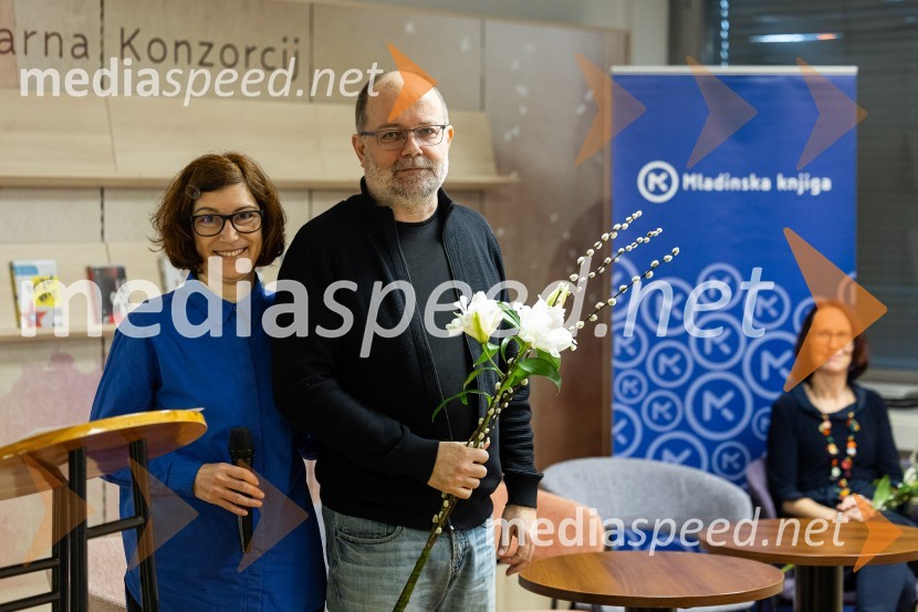  Alenka Veler, urednica za mladinsko književnost, Mladinska knjiga;  Andrej E. Skubic, pisateljRazglasitev zmagovalnega romana za nagrado modra ptica 2024