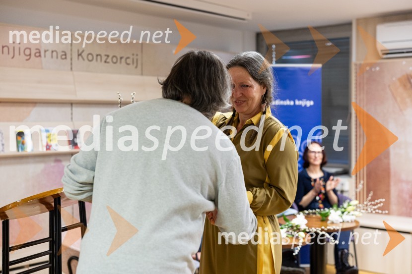  Aljoša Harlamov, urednik Cankarjeve založbe;  Nina Valič, igralka, pisateljicaRazglasitev zmagovalnega romana za nagrado modra ptica 2024