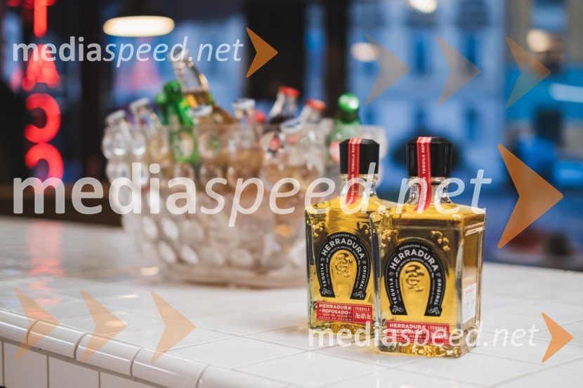 Otvoritev nove takerije Unomas v Ljubljani