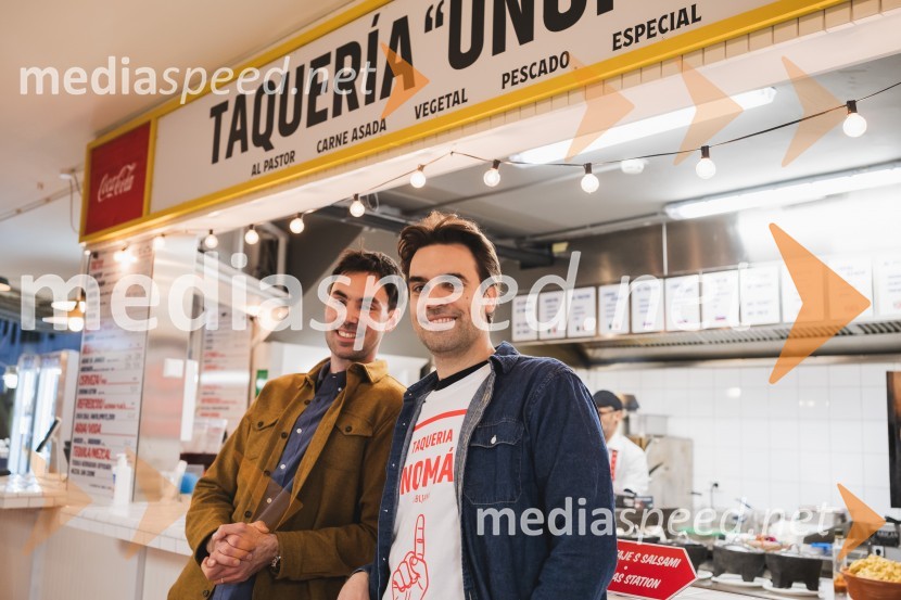  Klemen Ptičak,  lastnik Hood Burgerja in Taqueríe Unomás;  Til Pleterski,  lastnik Hood Burgerja in Taqueríe UnomásOtvoritev nove takerije Unomas v Ljubljani