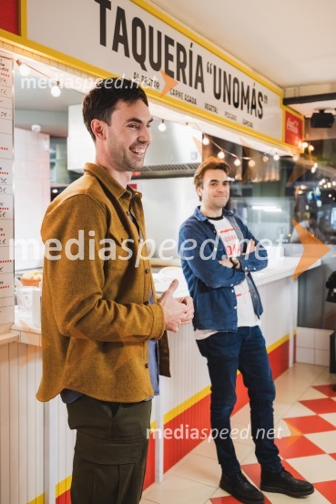  Klemen Ptičak,  lastnik Hood Burgerja in Taqueríe Unomás;  Til Pleterski,  lastnik Hood Burgerja in Taqueríe UnomásOtvoritev nove takerije Unomas v Ljubljani
