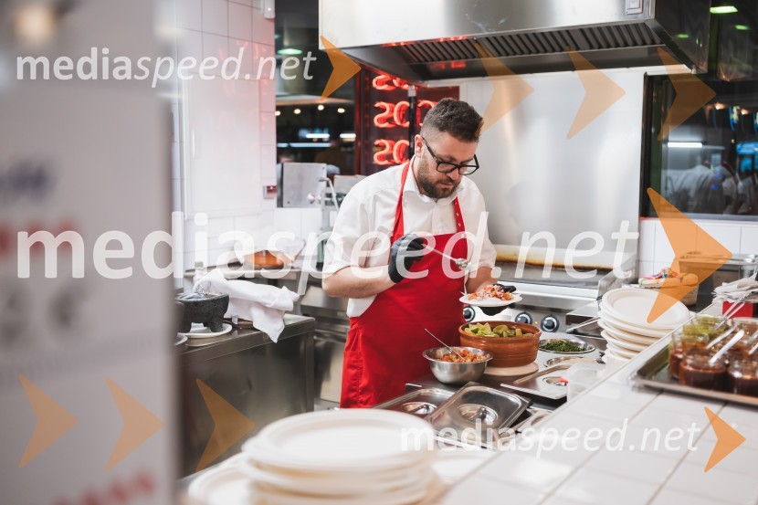 Otvoritev nove takerije Unomas v Ljubljani