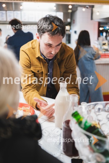  Klemen Ptičak,  lastnik Hood Burgerja in Taqueríe UnomásOtvoritev nove takerije Unomas v Ljubljani