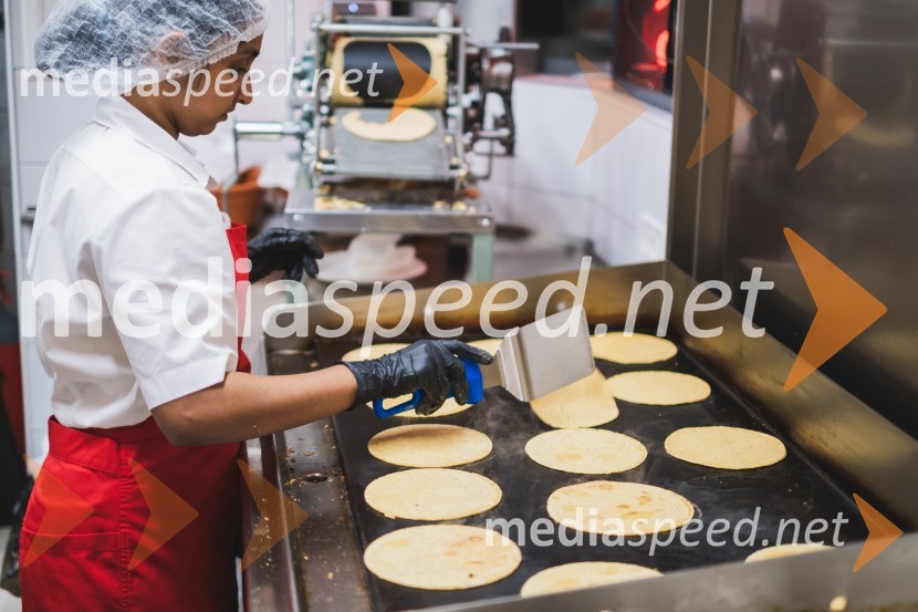Otvoritev nove takerije Unomas v Ljubljani