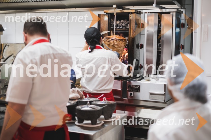 Otvoritev nove takerije Unomas v Ljubljani