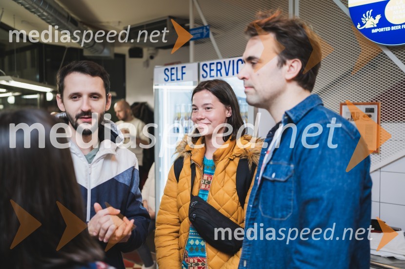  ... ;  ... ;  Til Pleterski,  lastnik Hood Burgerja in Taqueríe UnomásOtvoritev nove takerije Unomas v Ljubljani