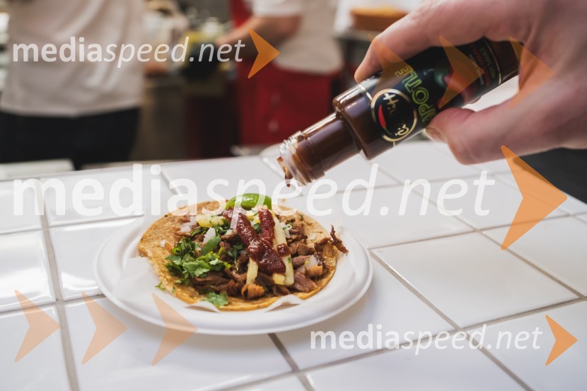 Otvoritev nove takerije Unomas v Ljubljani