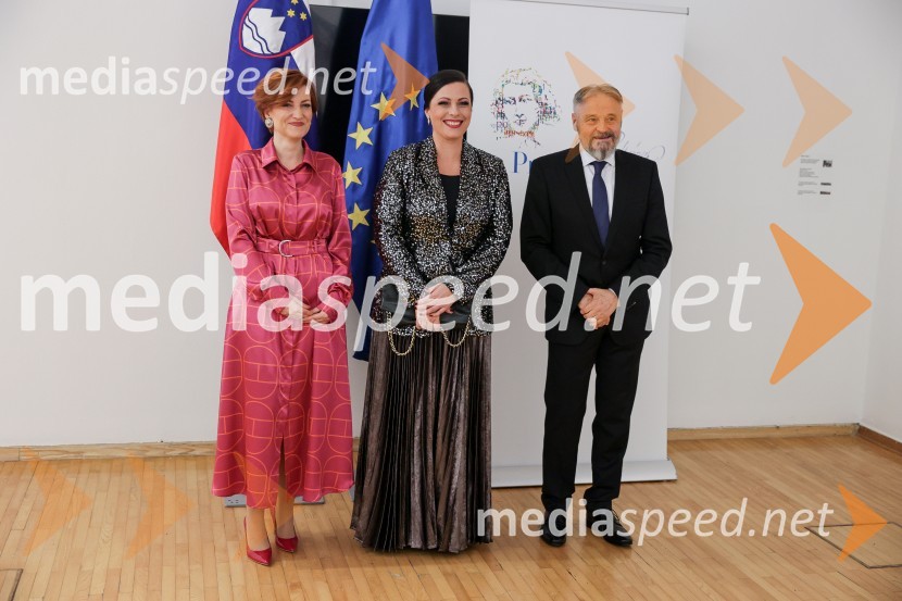 dr. Asta Vrečko, ministrica za kulturo;  Nuška Drašček, pevka; dr. Jožef Muhovič, predsednik Upravnega odbora Prešernovega skladaDržavna proslava ob kulturnem prazniku in podelitev Prešernovih nagrad 2024