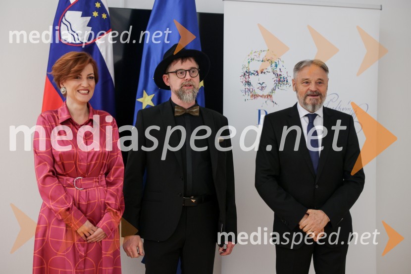 dr. Asta Vrečko, ministrica za kulturo;  Ciril Horjak alias dr. Horowitz, ilustrator; dr. Jožef Muhovič, predsednik Upravnega odbora Prešernovega skladaDržavna proslava ob kulturnem prazniku in podelitev Prešernovih nagrad 2024
