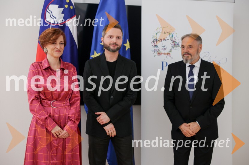 dr. Asta Vrečko, ministrica za kulturo;  Tomato Košir, oblikovalec; dr. Jožef Muhovič, predsednik Upravnega odbora Prešernovega skladaDržavna proslava ob kulturnem prazniku in podelitev Prešernovih nagrad 2024