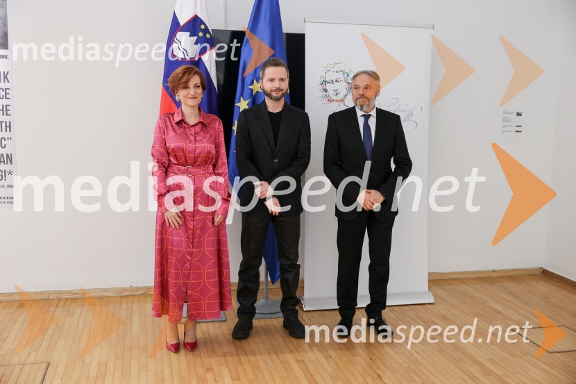 dr. Asta Vrečko, ministrica za kulturo;  Tomato Košir, oblikovalec; dr. Jožef Muhovič, predsednik Upravnega odbora Prešernovega skladaDržavna proslava ob kulturnem prazniku in podelitev Prešernovih nagrad 2024