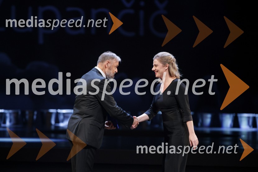 dr. Jožef Muhovič, predsednik Upravnega odbora Prešernovega sklada;  Jana Zupančič, igralkaDržavna proslava ob kulturnem prazniku in podelitev Prešernovih nagrad 2024