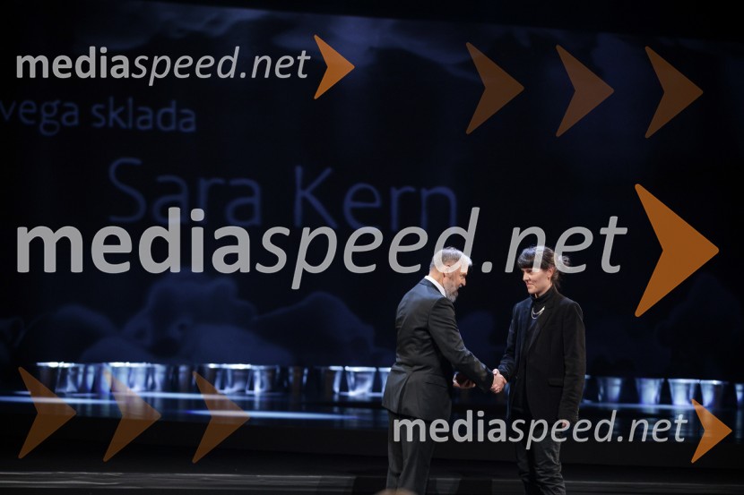 dr. Jožef Muhovič, predsednik Upravnega odbora Prešernovega sklada;  Sara Kern, režiserkaDržavna proslava ob kulturnem prazniku in podelitev Prešernovih nagrad 2024