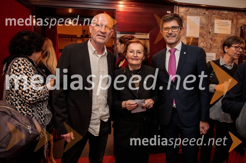  Marko Arnež, vodja Galerije Prešernovih nagrajencev;  ... ;  Matjaž Rakovec, župan Mestne občine KranjPrešernov dan v Kranju