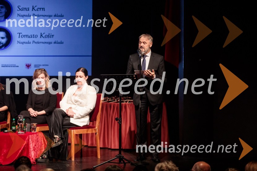  Jana Zupančič, igralka;  Nuška Drašček, pevka; dr. Jožef Muhovič, predsednik Upravnega odbora Prešernovega skladaPrešernov dan v Kranju