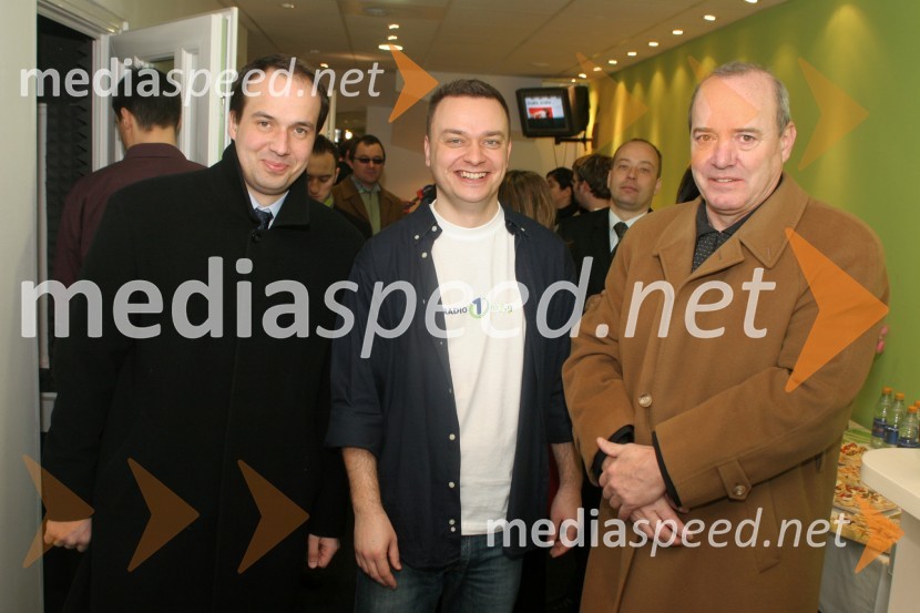 Leo Oblak, lastnik medijske mreže Info net, Sašo Papp, programski direktor radijske mreže Infonet ter moderator na Radiu 1 in Jože JagodnikRadio 1, otvoritev nove radijske postaje