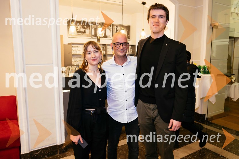  Eva Stražar, igralka;  Miha Golob, upravnik in umetniški vodja, SLG Celje;  Urban Kuntarič, igralecOtvoritev festivala 32. Dnevi komedije