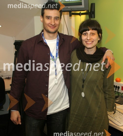 Miha Kranjc, športni novinar in Ana Vogrin, producentka jutranjega programa na Radiu 1
Radio 1, otvoritev nove radijske postaje