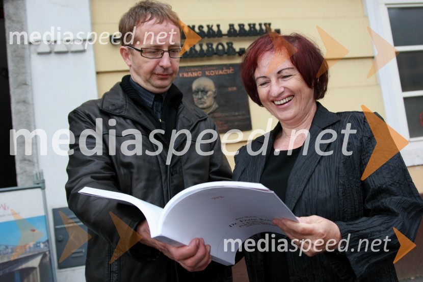 Dr. Darko Friš, redni profesor in predstojnik zgodovinskega oddelka, Filozofska fakulteta Univerze v Mariboru in dr. Slavica Tovšak, direktorica Pokrajinskega arhiva MariborDr. Slavica Tovšak, direktorica Pokrajinskega arhiva Maribor in red. prof. dr. Darko Friš, predstojnik Katedre za zgodovino na Filozofski fakulteti UM