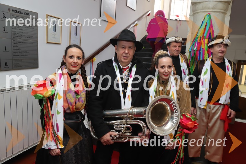  Tina Urih;  ... ;  Saša Urih64. Mednarodna karnevalska povorka