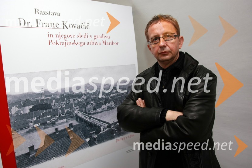 Dr. Darko Friš, redni profesor in predstojnik zgodovinskega oddelka, Filozofska fakulteta Univerze v MariboruDr. Slavica Tovšak, direktorica Pokrajinskega arhiva Maribor in red. prof. dr. Darko Friš, predstojnik Katedre za zgodovino na Filozofski fakulteti UM