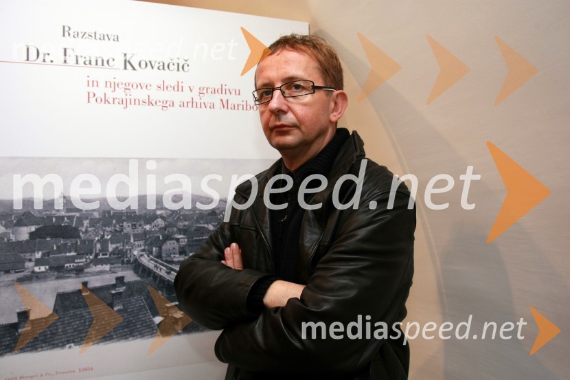 Dr. Darko Friš, redni profesor in predstojnik zgodovinskega oddelka, Filozofska fakulteta Univerze v MariboruDr. Slavica Tovšak, direktorica Pokrajinskega arhiva Maribor in red. prof. dr. Darko Friš, predstojnik Katedre za zgodovino na Filozofski fakulteti UM