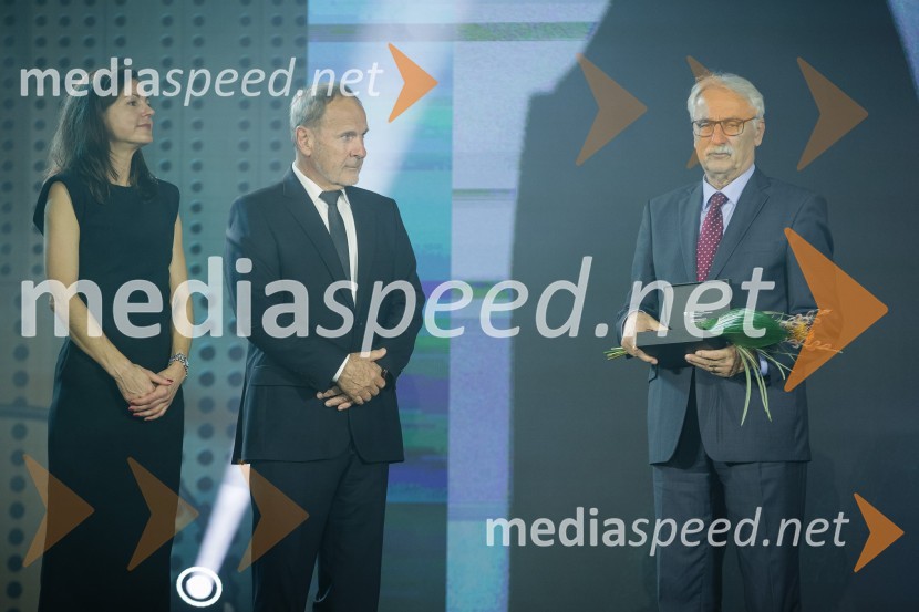  Petra Tramte,  vodja, Sektor za razvoj in programe športa;  Viktor Grošelj, predsednik Odbora za podeljevanje Bloudkovih priznanj;  Franc Hočevar, predsednik RC LjubljanaBloudkovi nagrajenci 2023