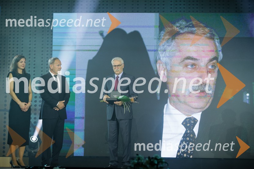  Petra Tramte,  vodja, Sektor za razvoj in programe športa;  Viktor Grošelj, predsednik Odbora za podeljevanje Bloudkovih priznanj;  Franc Hočevar, predsednik RC LjubljanaBloudkovi nagrajenci 2023