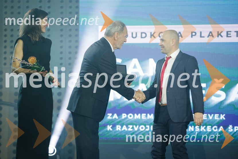  Petra Tramte,  vodja, Sektor za razvoj in programe športa;  Viktor Grošelj, predsednik Odbora za podeljevanje Bloudkovih priznanj;  Samo Masleša, doktor kinezioloških znanosti Bloudkovi nagrajenci 2023