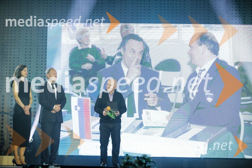  Petra Tramte,  vodja, Sektor za razvoj in programe športa;  Viktor Grošelj, predsednik Odbora za podeljevanje Bloudkovih priznanj;  Janez SlatinšekBloudkovi nagrajenci 2023