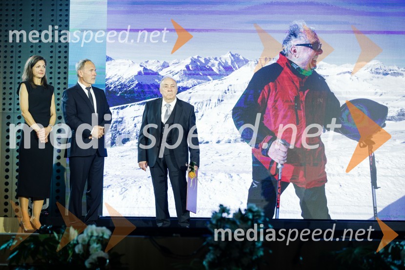  Petra Tramte,  vodja, Sektor za razvoj in programe športa;  Viktor Grošelj, predsednik Odbora za podeljevanje Bloudkovih priznanj;  Franc Ekar, alpinistBloudkovi nagrajenci 2023